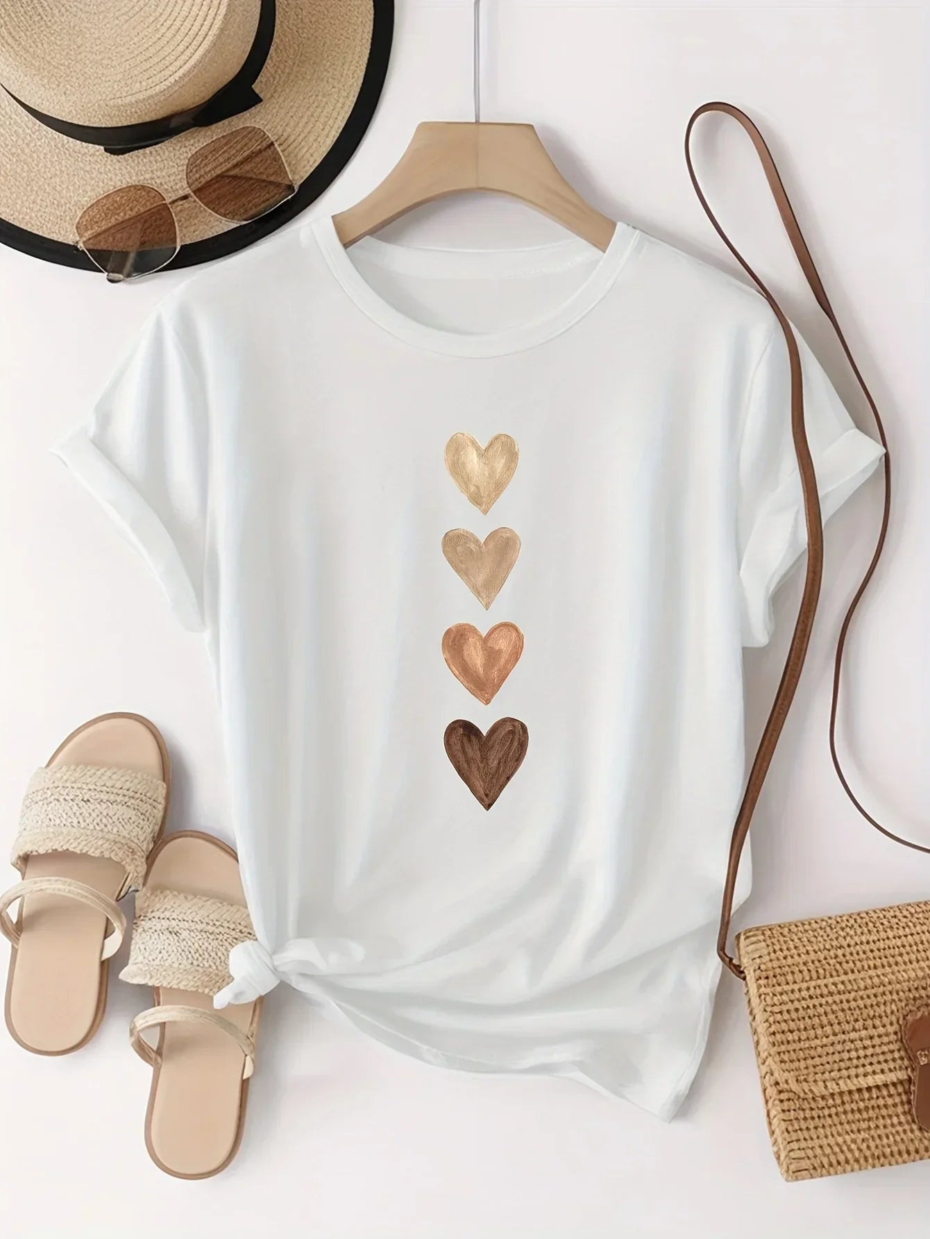 Elegant Women Loose T Shirts Gradient Metallic Heart Print White Casual Graphic Tees Soft Comfort Trendy Daily Fashion Tops